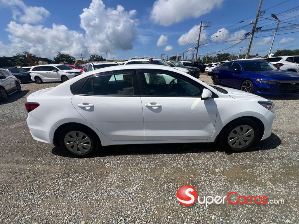 2020 Kia Rio — foto 5 / 9