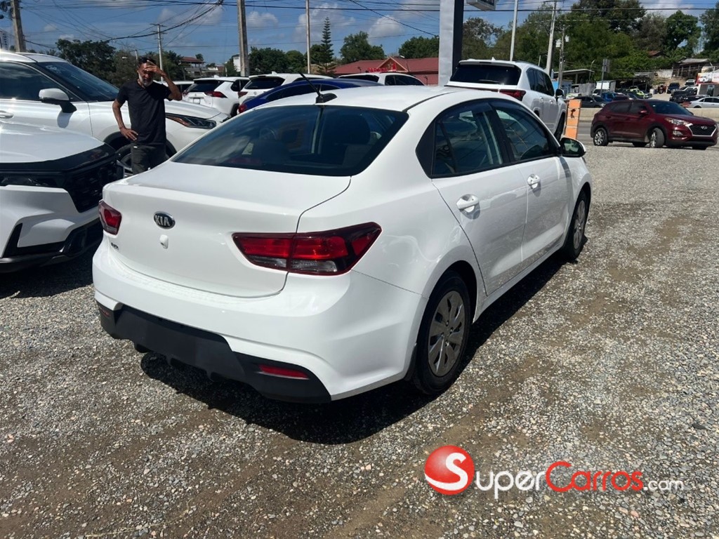 2020 Kia Rio — foto 9 / 9