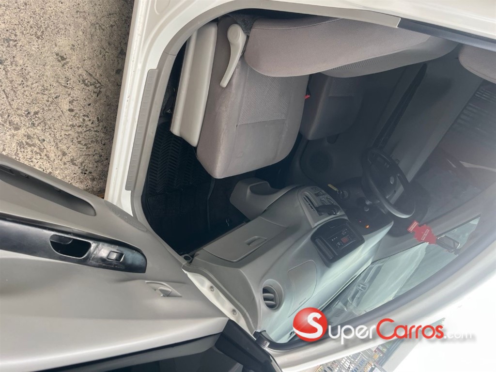 2015 Daihatsu Mira — foto 8 / 10