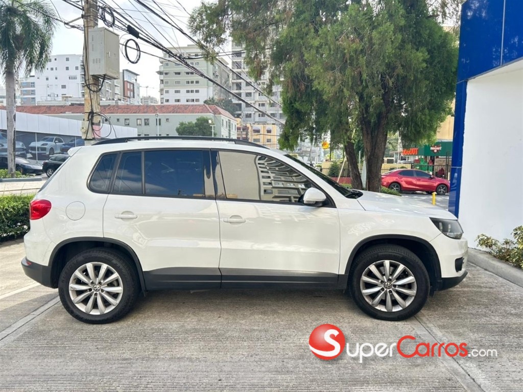 2016 Volkswagen Tiguan TSI Bluemotion — foto 4 / 9