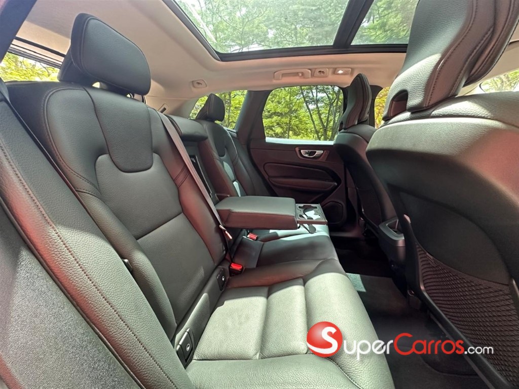 2023 Volvo XC60 Plus B5 — foto 5 / 12