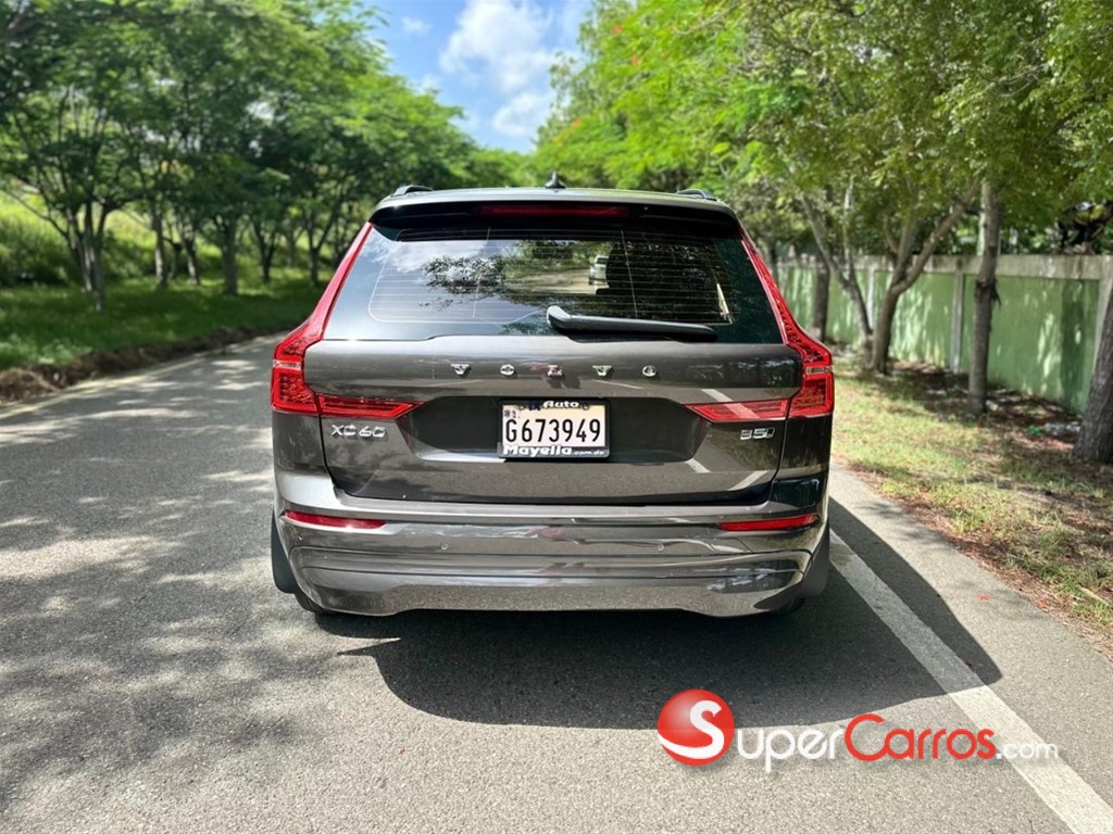 2023 Volvo XC60 Plus B5 — foto 10 / 12