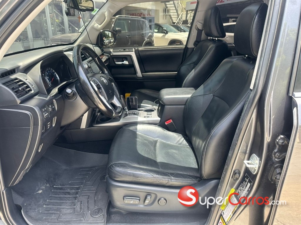 2016 Toyota 4 Runner Limited — foto 8 / 10