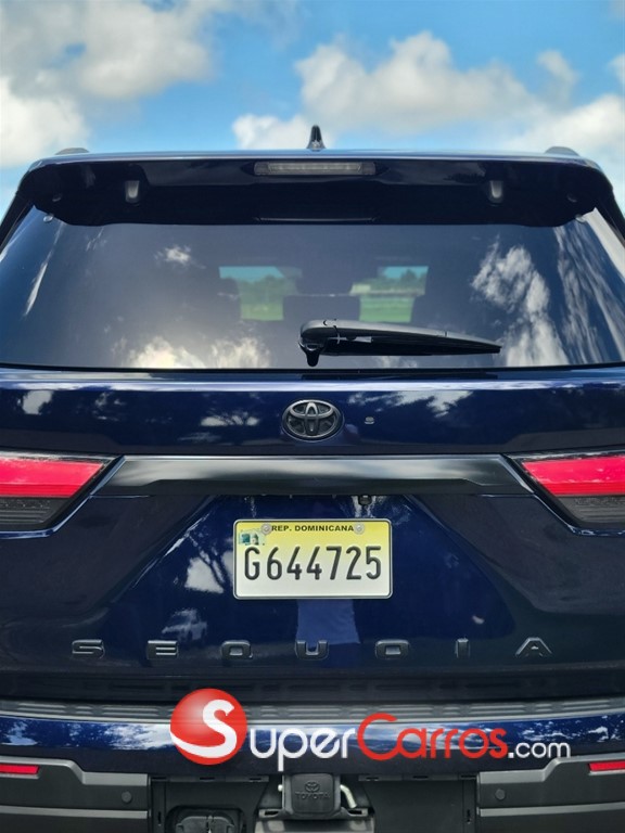 2023 Toyota Sequoia Limited — foto 6 / 12