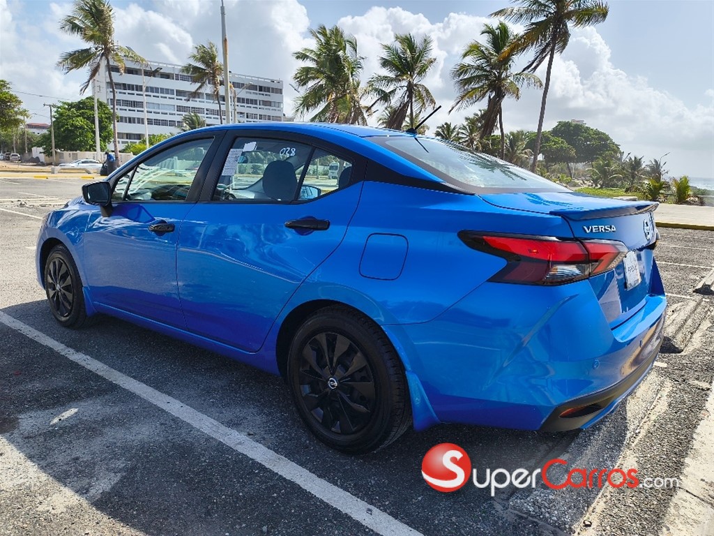 2021 Nissan Versa S Plus — foto 3 / 12