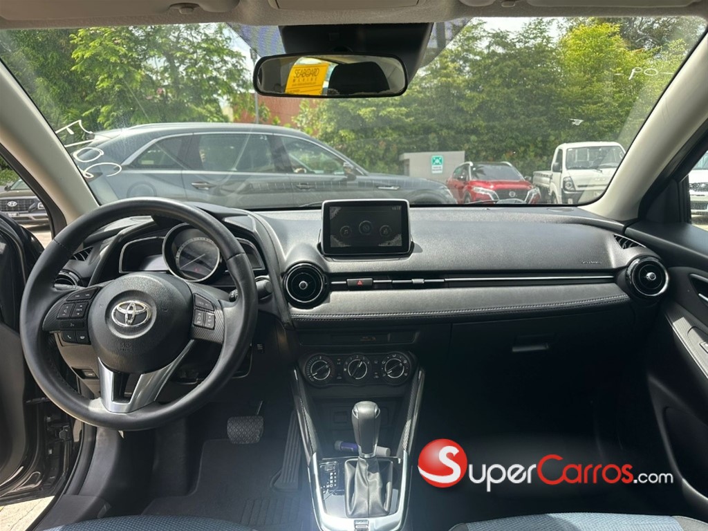 2017 Toyota Yaris iA — foto 7 / 8