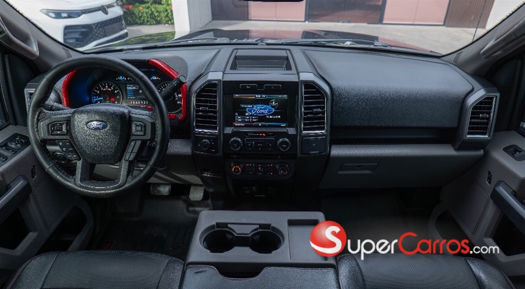 2015 Ford F 150 XLT — foto 6 / 11
