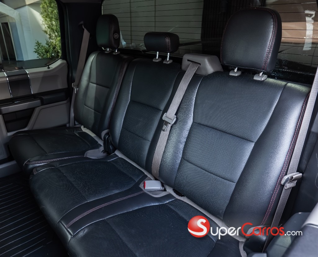 2015 Ford F 150 XLT — foto 8 / 11