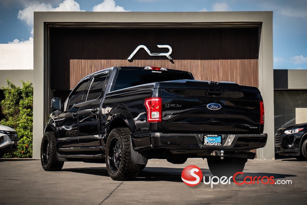 2015 Ford F 150 XLT — foto 9 / 11