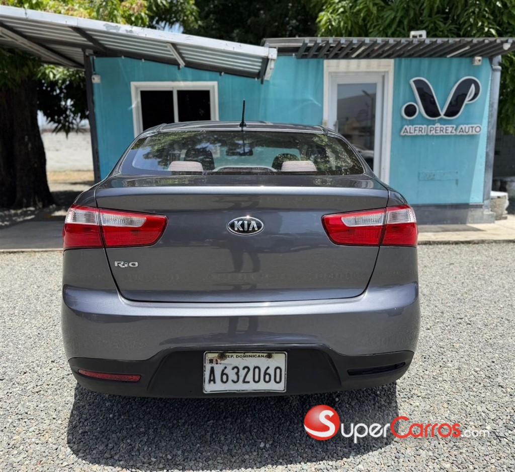 2015 Kia Rio — foto 5 / 12