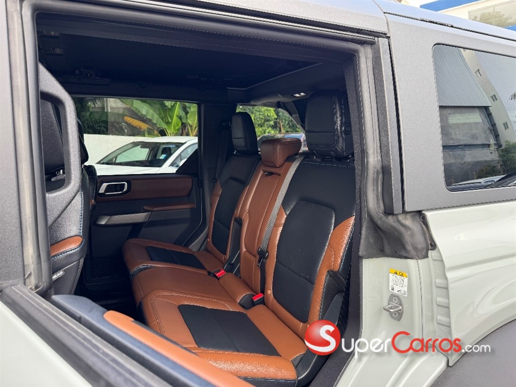 2022 Ford Bronco Outer Banks — foto 9 / 12