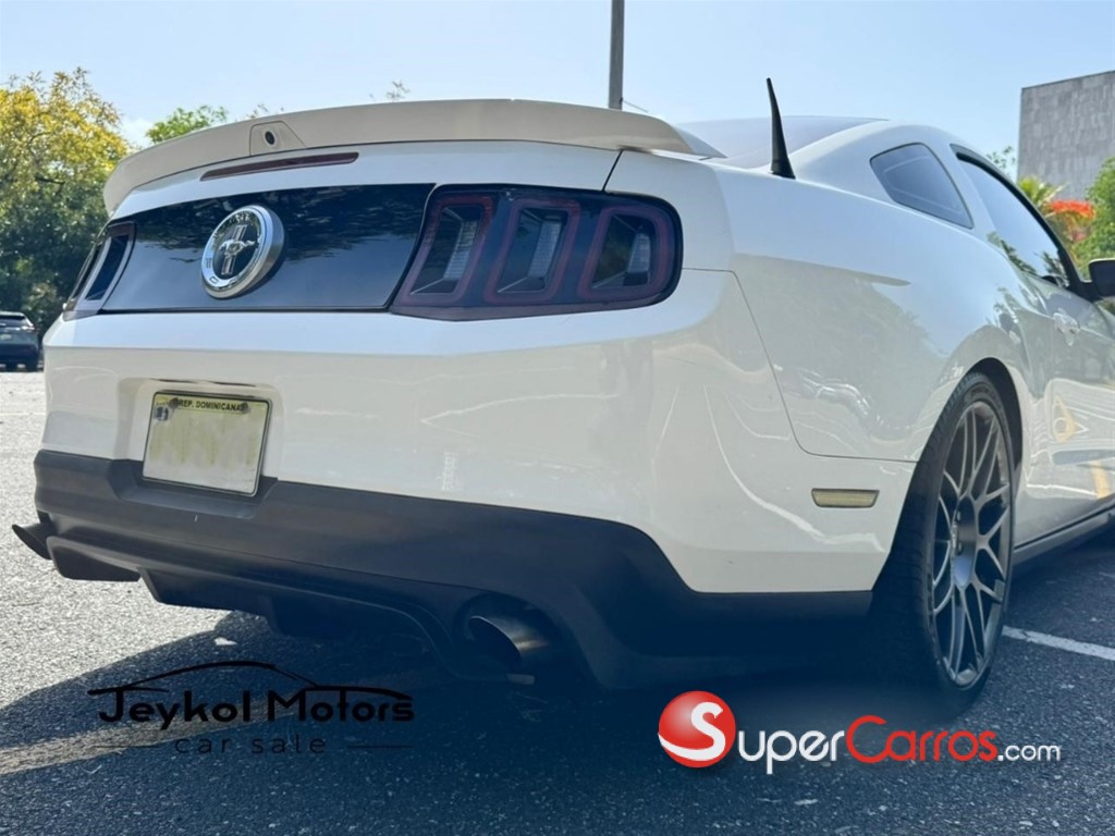 2012 Ford Mustang GT PREMIUM — foto 2 / 12
