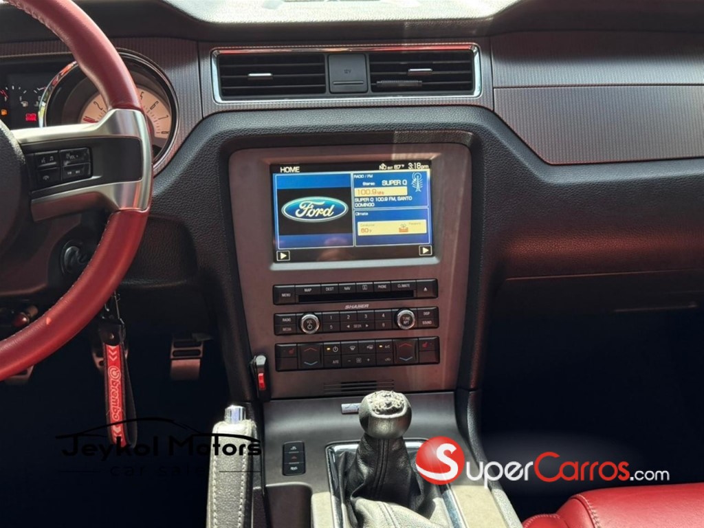 2012 Ford Mustang GT PREMIUM — foto 5 / 12