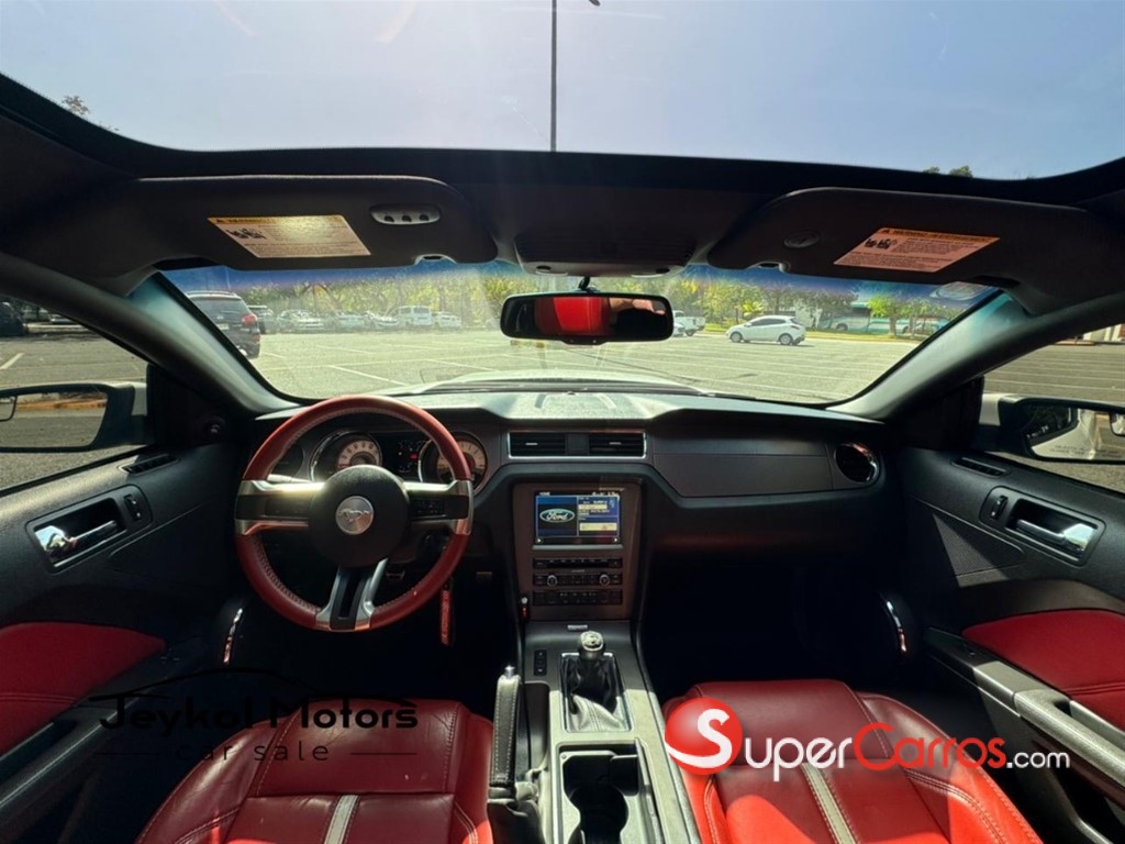 2012 Ford Mustang GT PREMIUM — foto 7 / 12