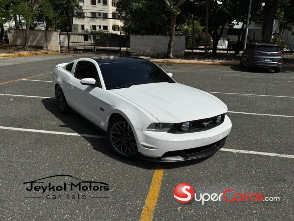 2012 Ford Mustang GT PREMIUM — foto 12 / 12