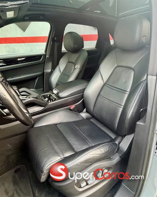 2020 Porsche Cayenne — foto 7 / 12