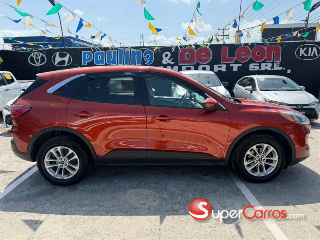 2020 Ford Escape SE — foto 3 / 9