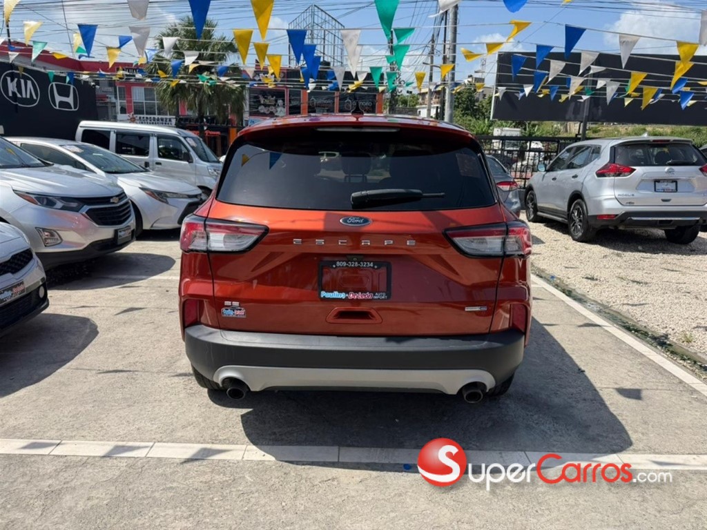 2020 Ford Escape SE — foto 5 / 9
