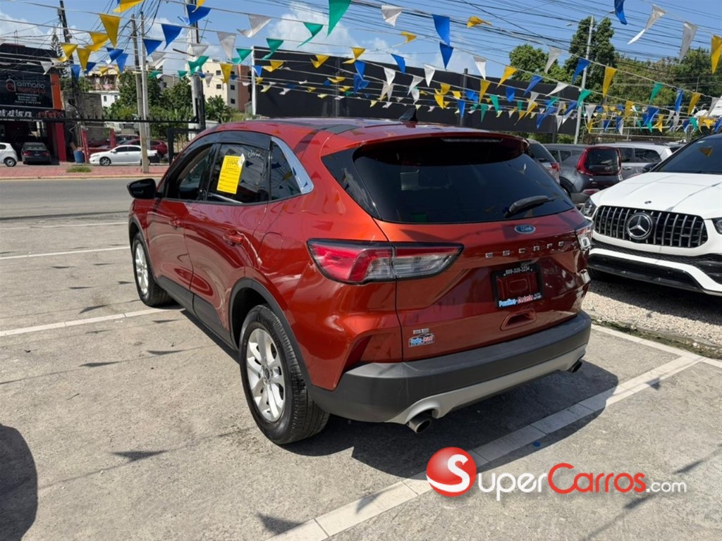 2020 Ford Escape SE — foto 6 / 9