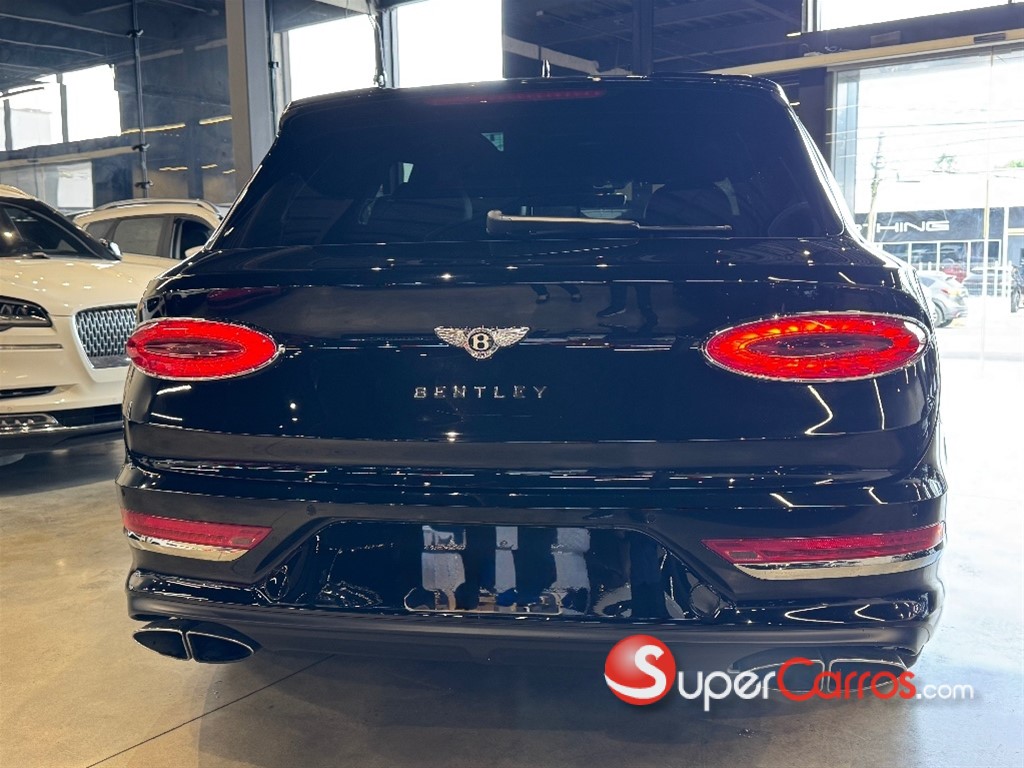 2023 Bentley Bentayga — foto 6 / 12
