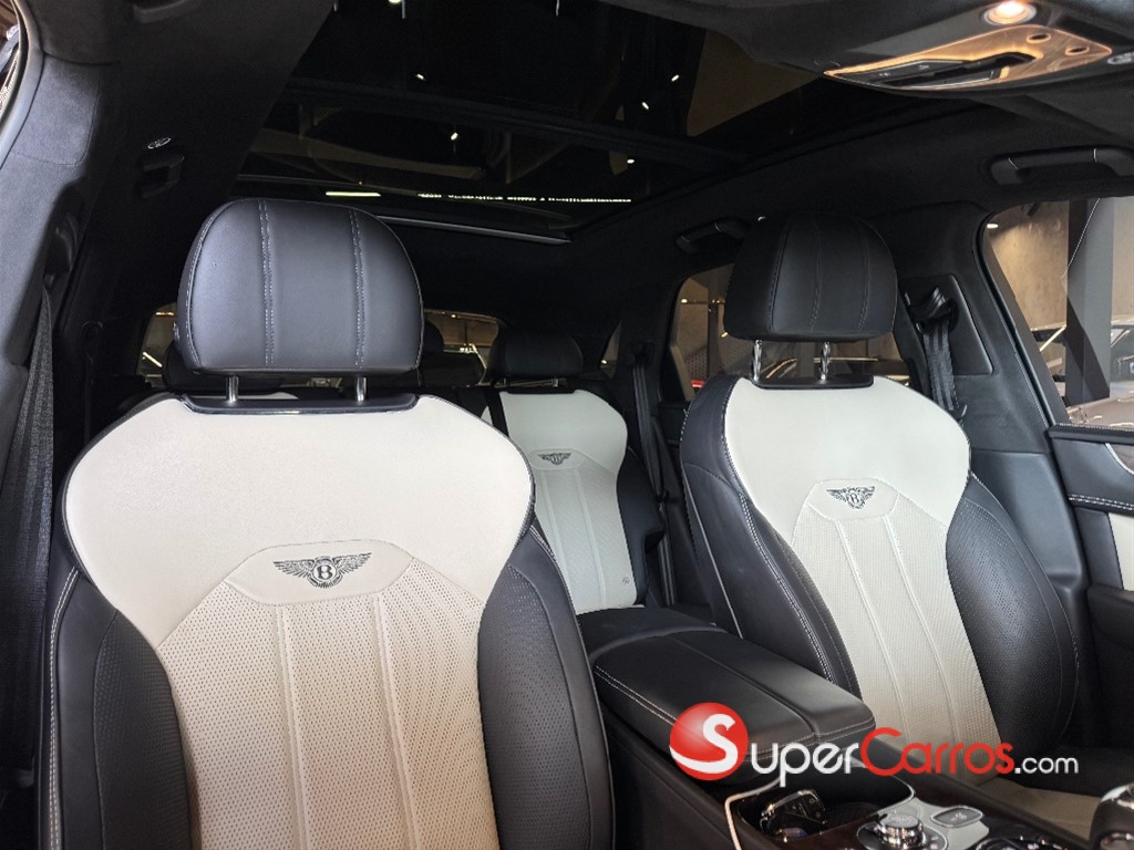 2023 Bentley Bentayga — foto 8 / 12