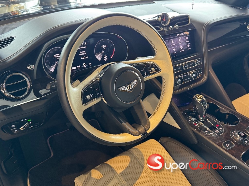 2023 Bentley Bentayga — foto 10 / 12