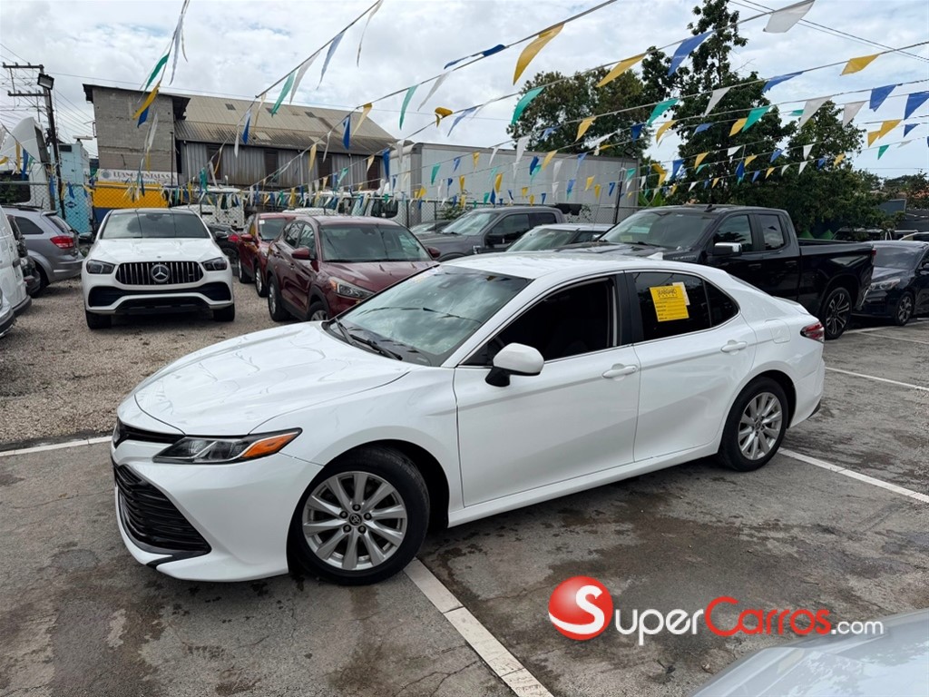 2020 Toyota Camry LE — foto 3 / 9