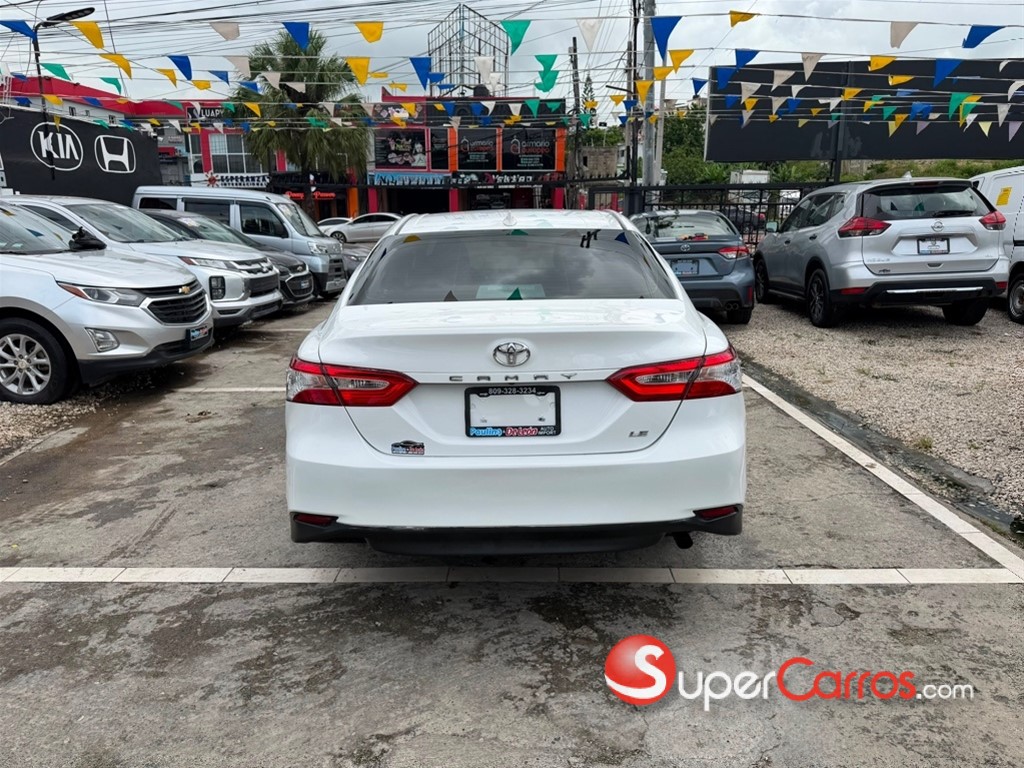 2020 Toyota Camry LE — foto 4 / 9