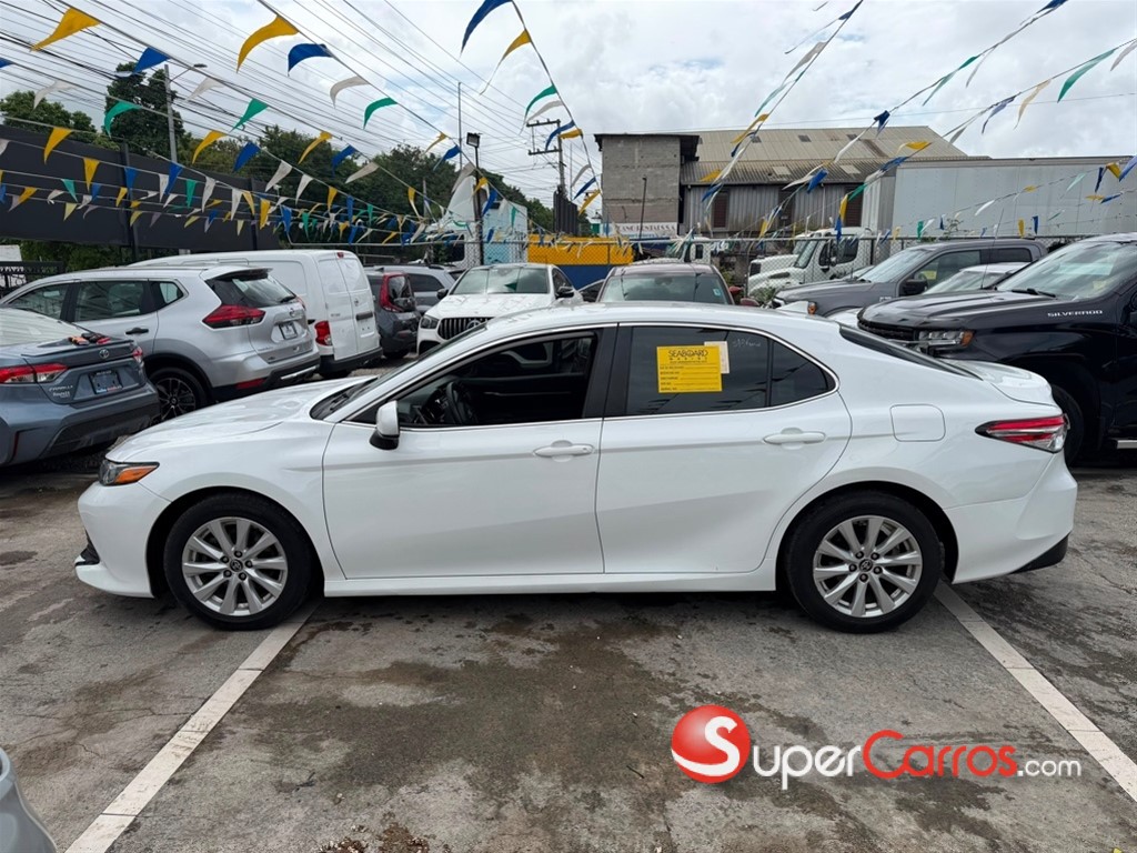 2020 Toyota Camry LE — foto 5 / 9