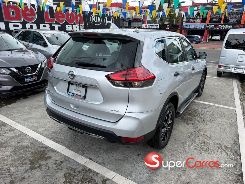 2017 Nissan Rogue — foto 4 / 8