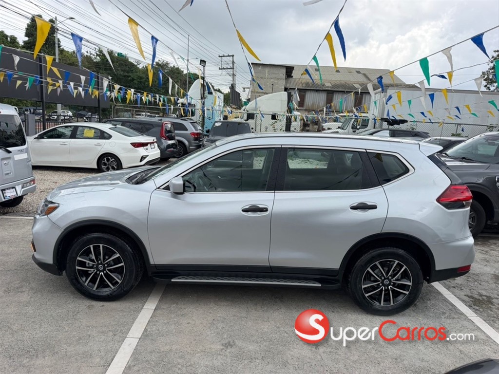 2017 Nissan Rogue — foto 5 / 8