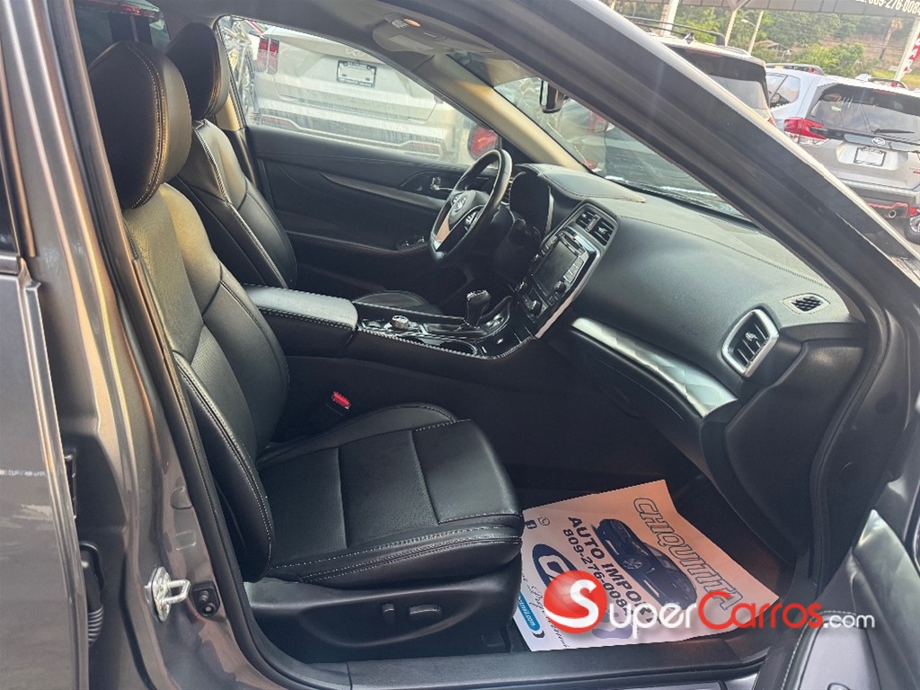 2021 Nissan Maxima — foto 12 / 12