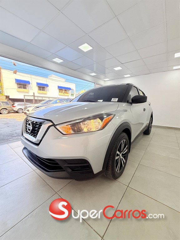 2020 Nissan Kicks SV