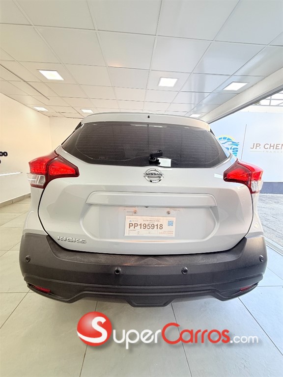 2020 Nissan Kicks SV — foto 6 / 10