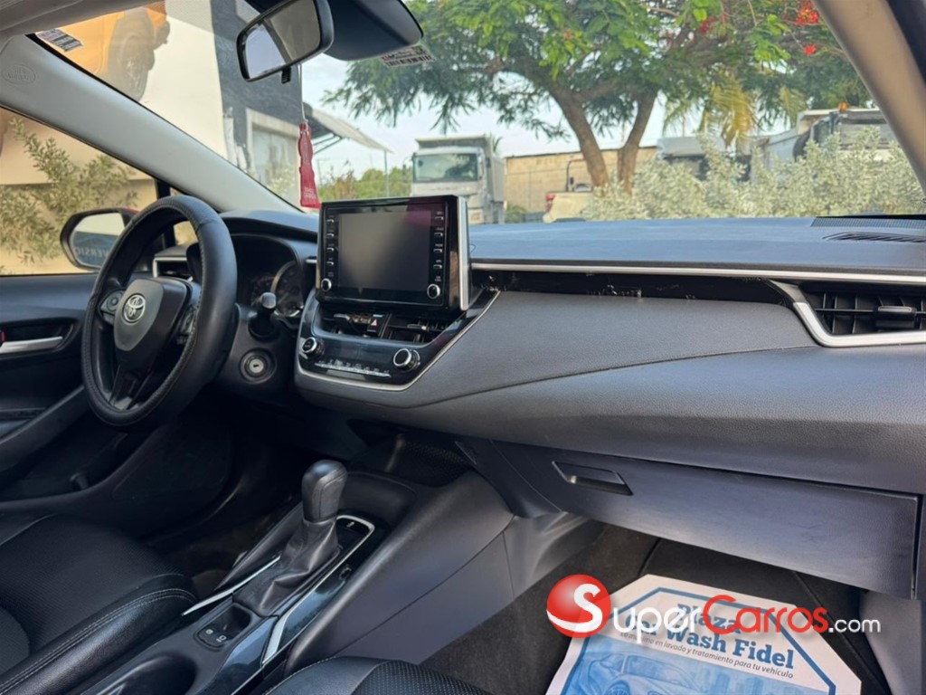 2020 Toyota Corolla LE — foto 8 / 11