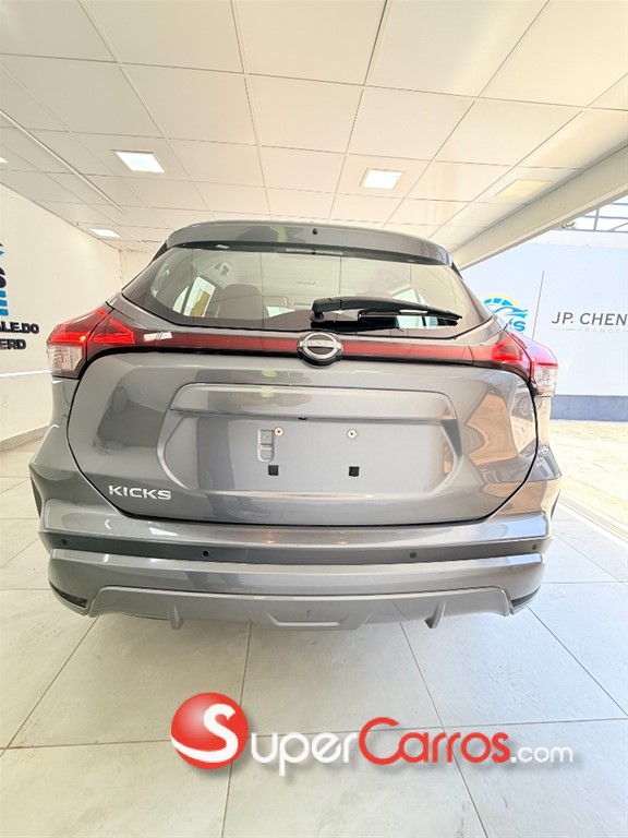 2023 Nissan Kicks SV — foto 6 / 10
