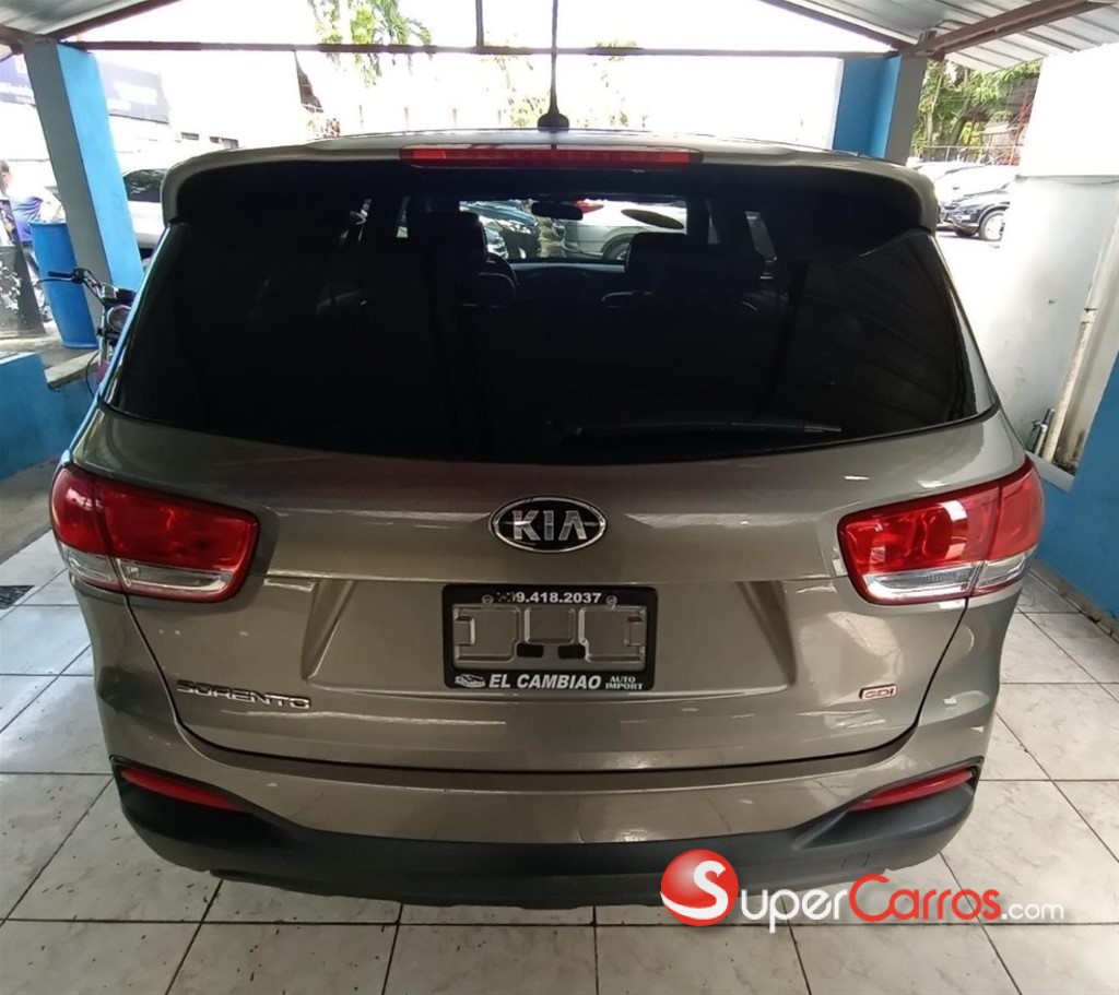 2016 Kia Sorento — foto 5 / 12