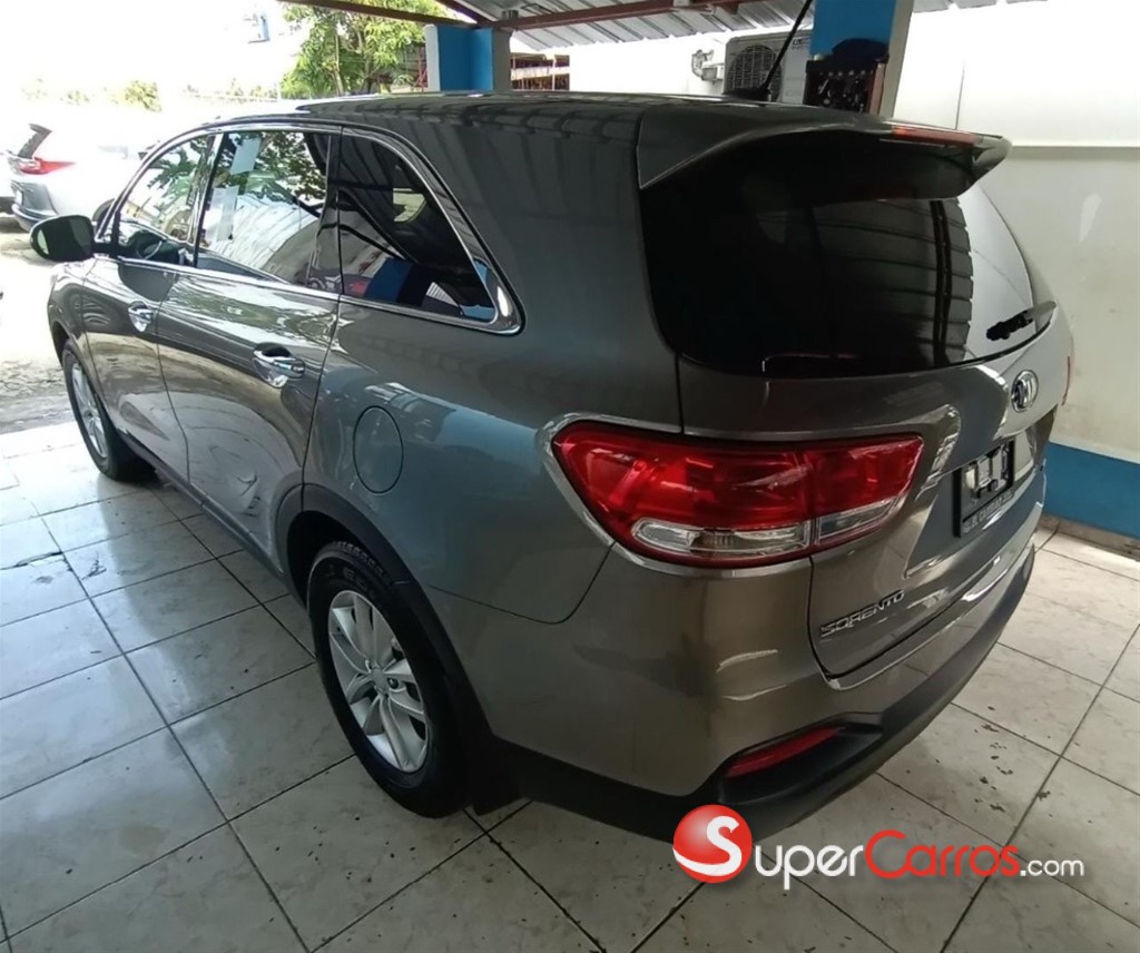 2016 Kia Sorento — foto 6 / 12