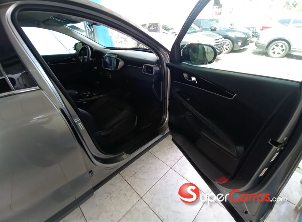2016 Kia Sorento — foto 8 / 12