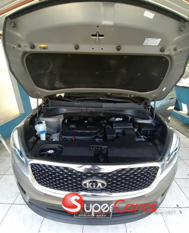 2016 Kia Sorento — foto 9 / 12