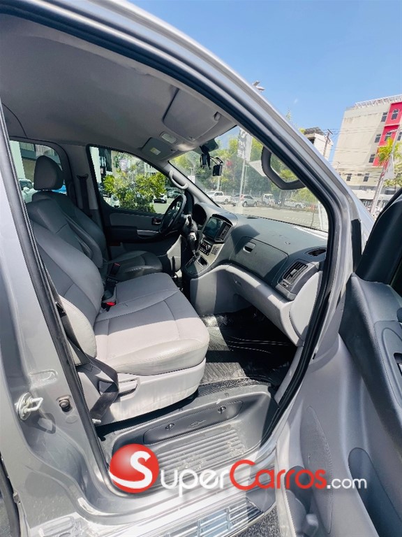 2020 Hyundai Starex GVX — foto 6 / 12
