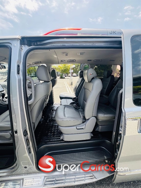 2020 Hyundai Starex GVX — foto 11 / 12