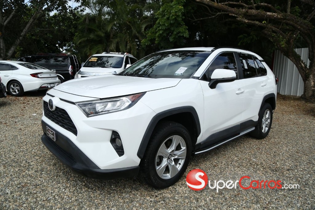 2020 Toyota RAV4 XLE