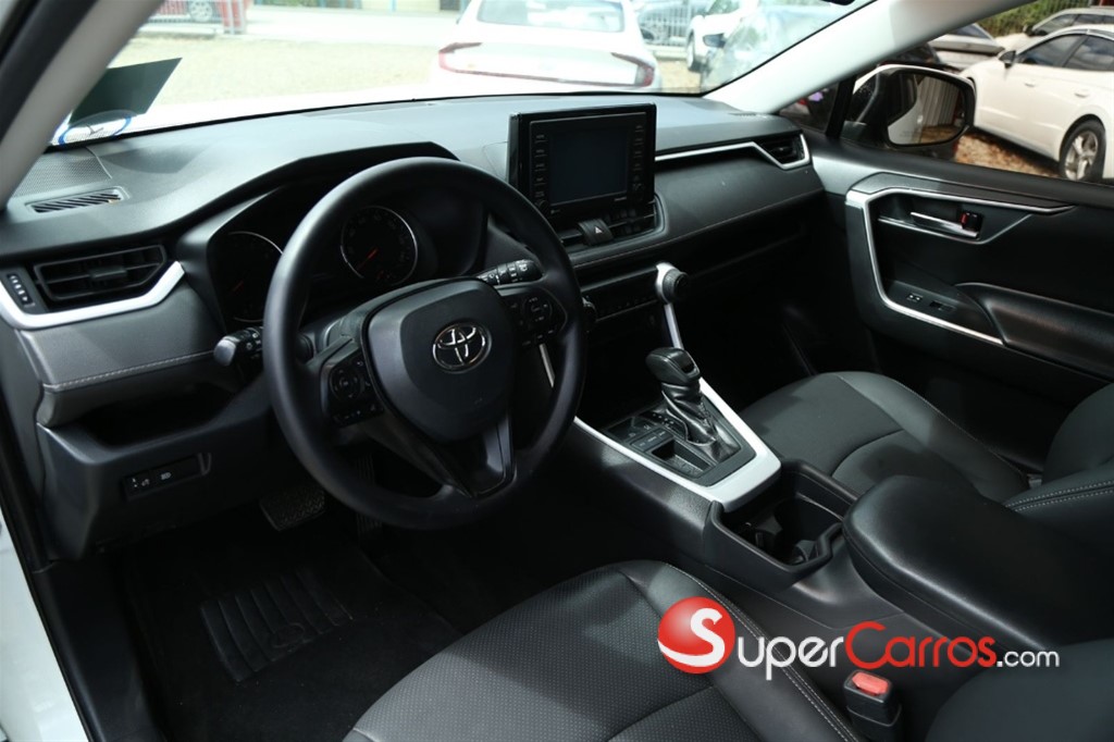 2020 Toyota RAV4 XLE — foto 6 / 9