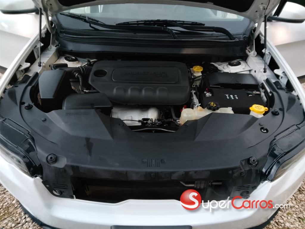2020 Jeep Cherokee Latitude Plus — foto 5 / 7