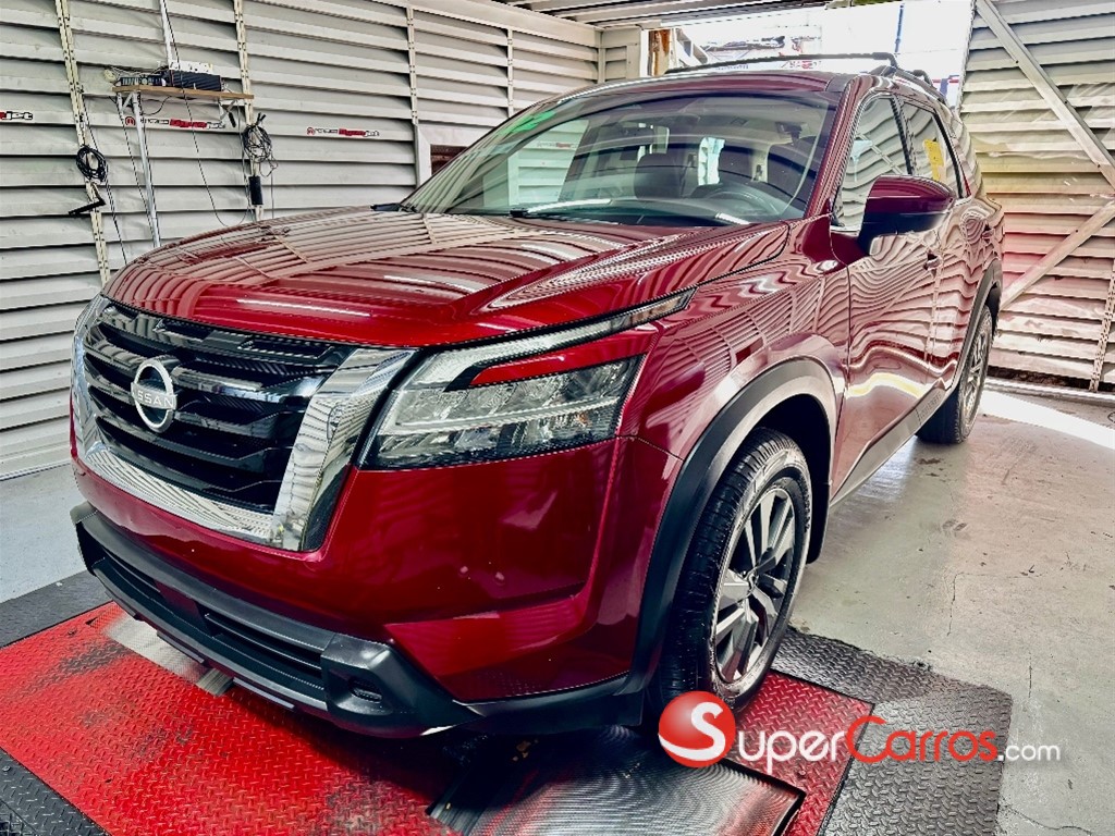2022 Nissan Pathfinder SV