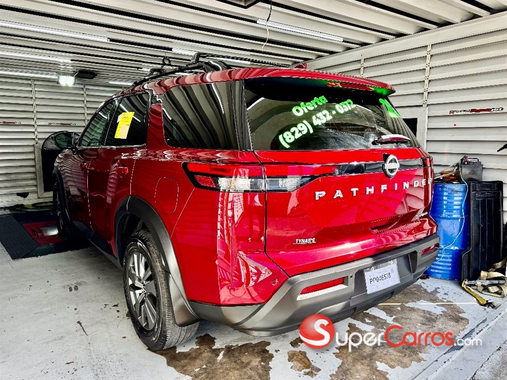 2022 Nissan Pathfinder SV — foto 3 / 9