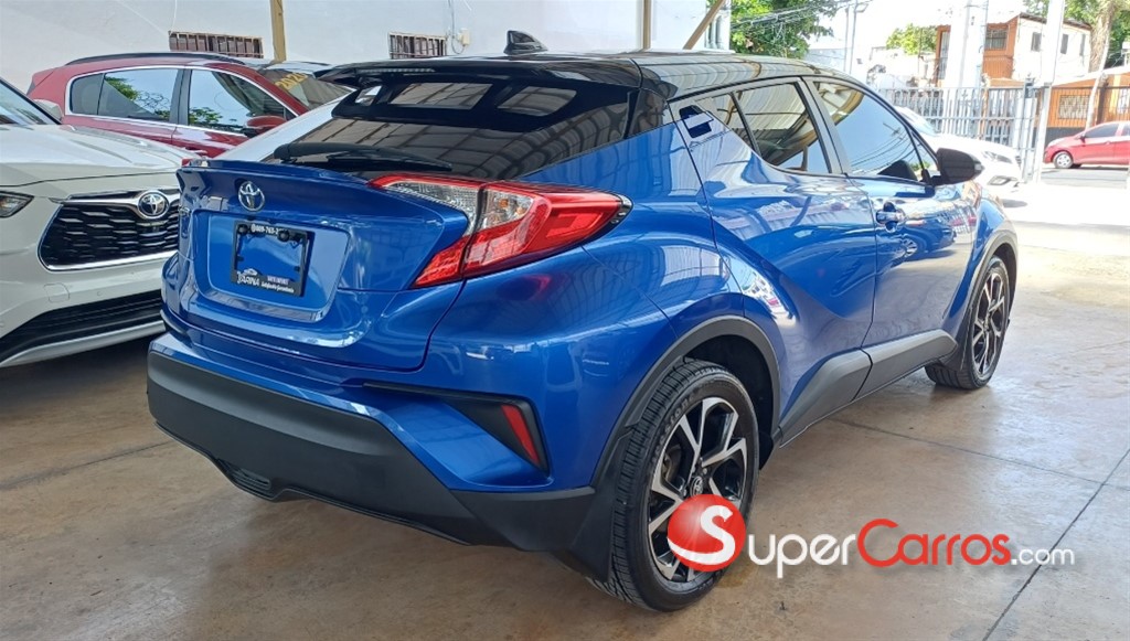 2020 Toyota C-HR LE — foto 6 / 12