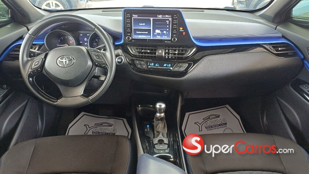 2020 Toyota C-HR LE — foto 9 / 12