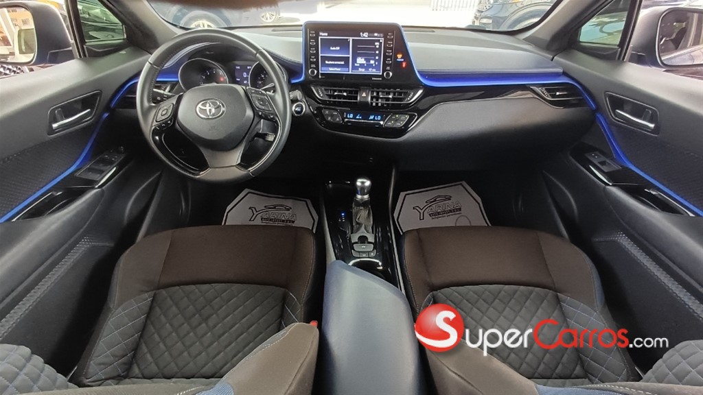 2020 Toyota C-HR LE — foto 11 / 12